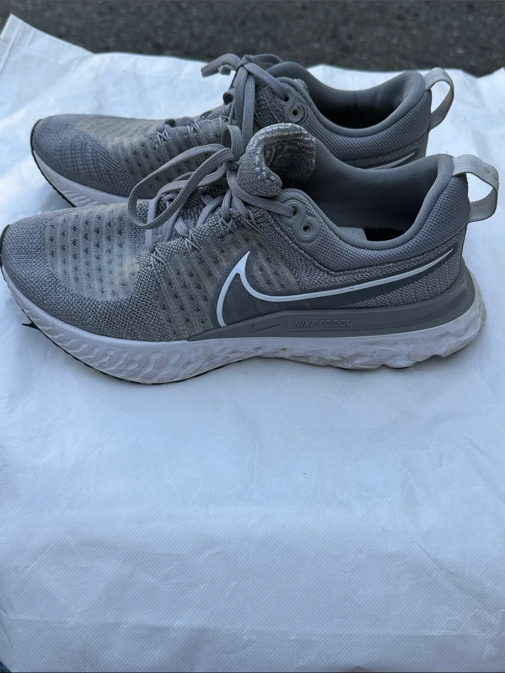 Nike  Women React Infinity Run Flyknit Running Shoes - Light Gray
